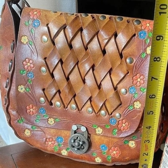 Boho Floral Painted Woven Leather Handbag #Boho #Vintage hippie - Picture 4 of 10